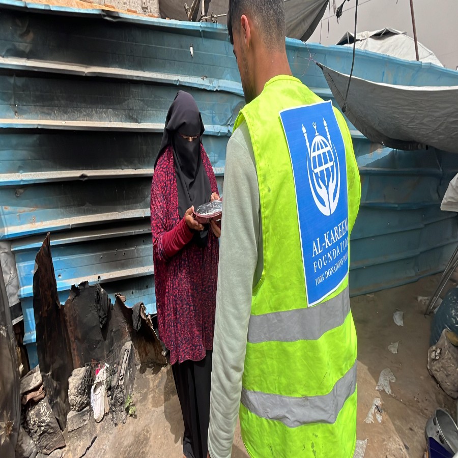 Hot Meals Distributed to Displaced Families in Gaza